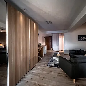 https://shiro.bucharesthotelsnow.com